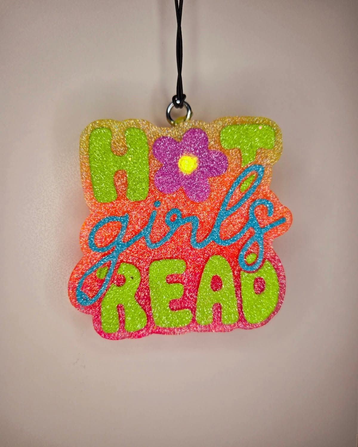 Hot girls read
