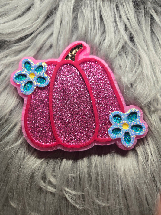 Simple pumpkin with flowers