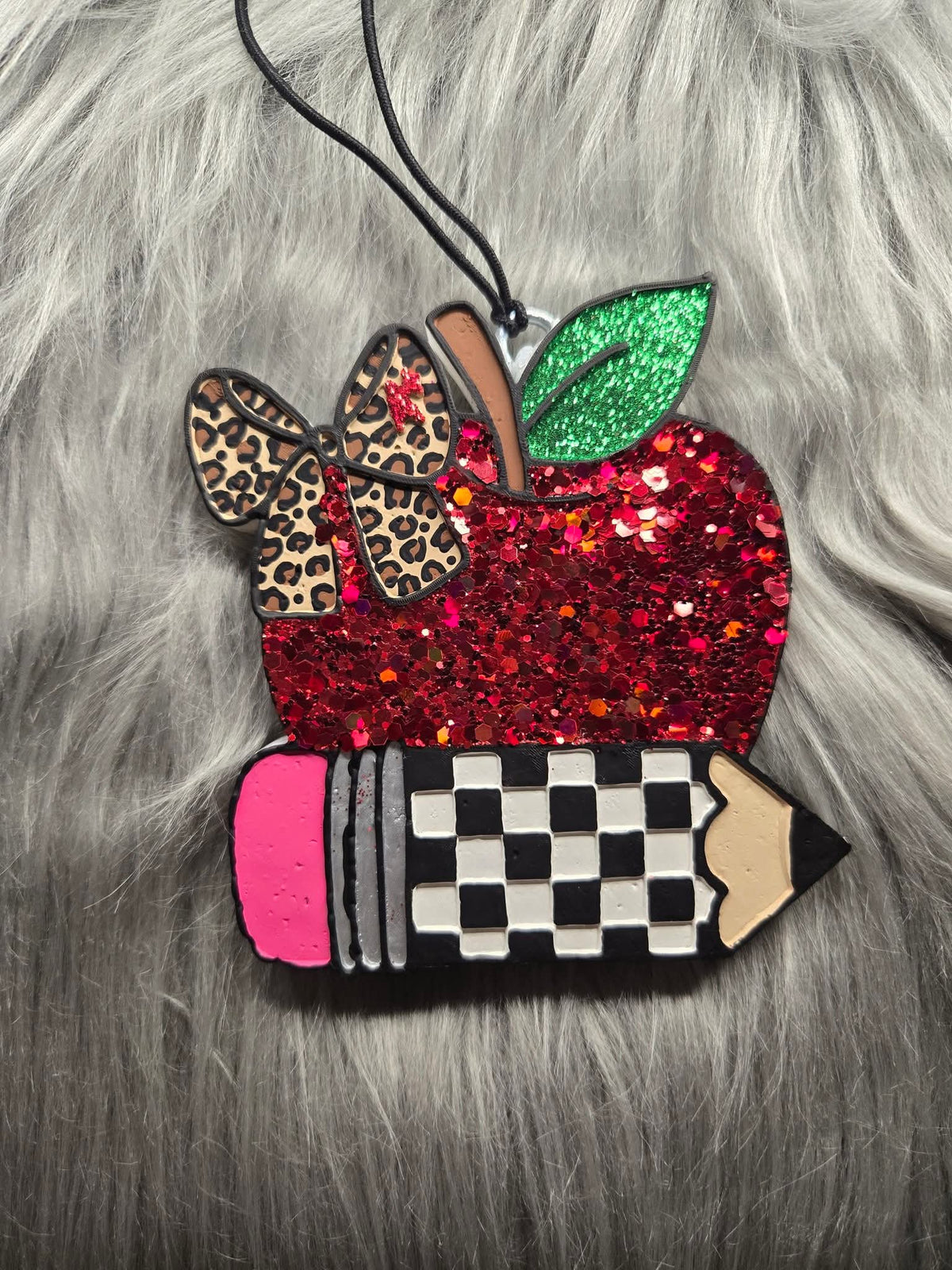 Teacher apple & pencil